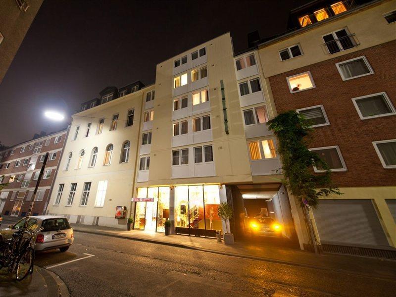 ノヴム ホテル レオネット ケルン アルトシュタット エクステリア 写真